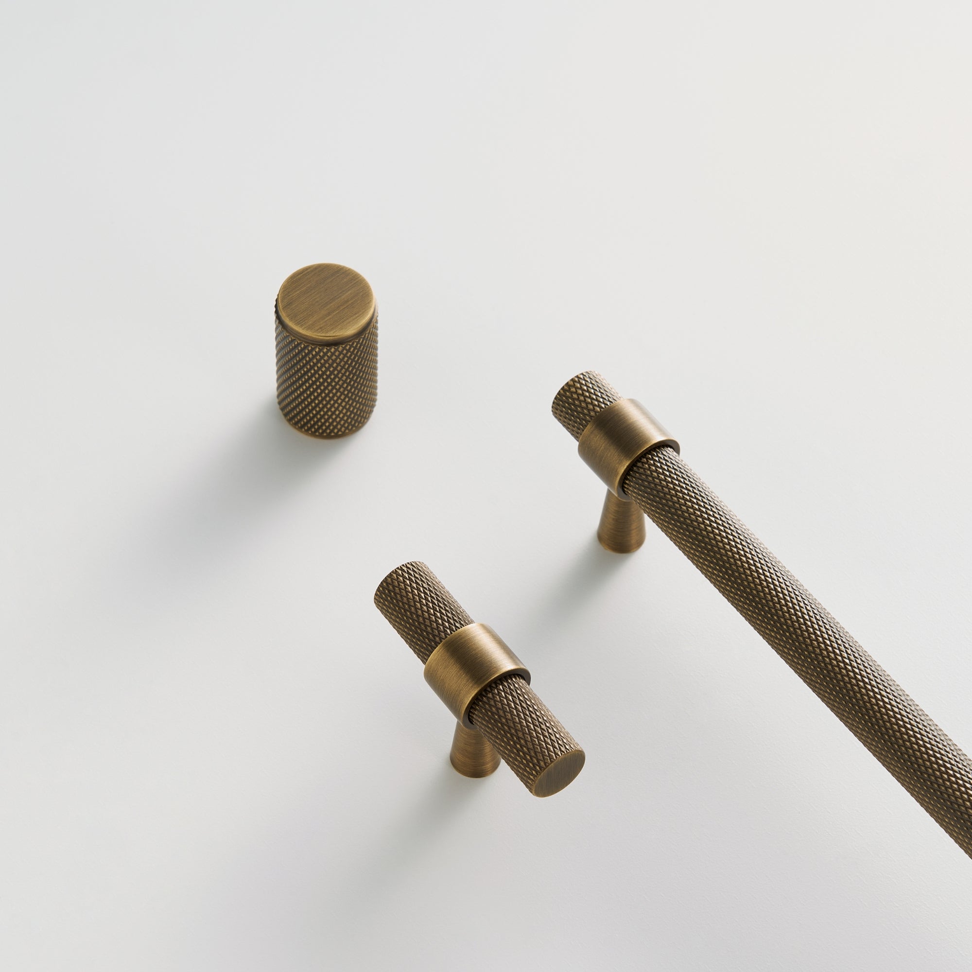 Knob CH035 | Knurled | Antique Brass