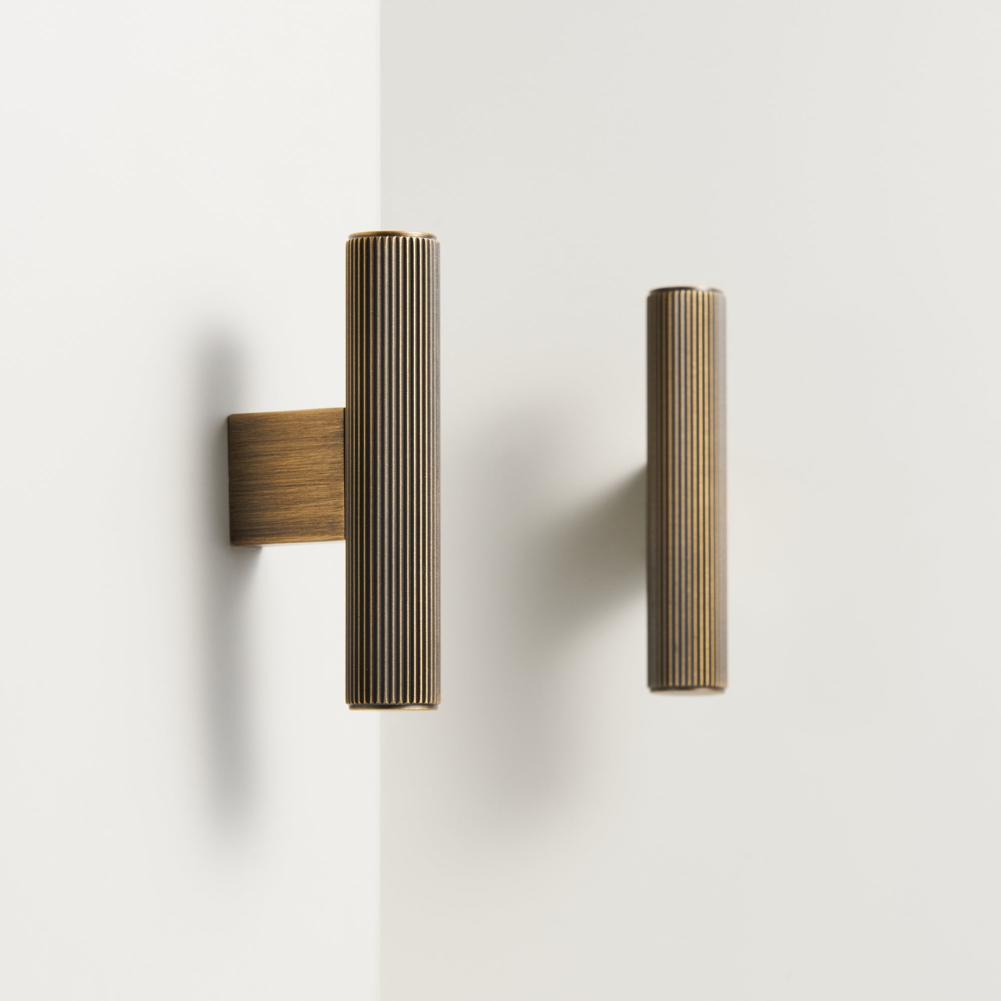 T-bar CH052 | Gerändelt | Antikes Messing