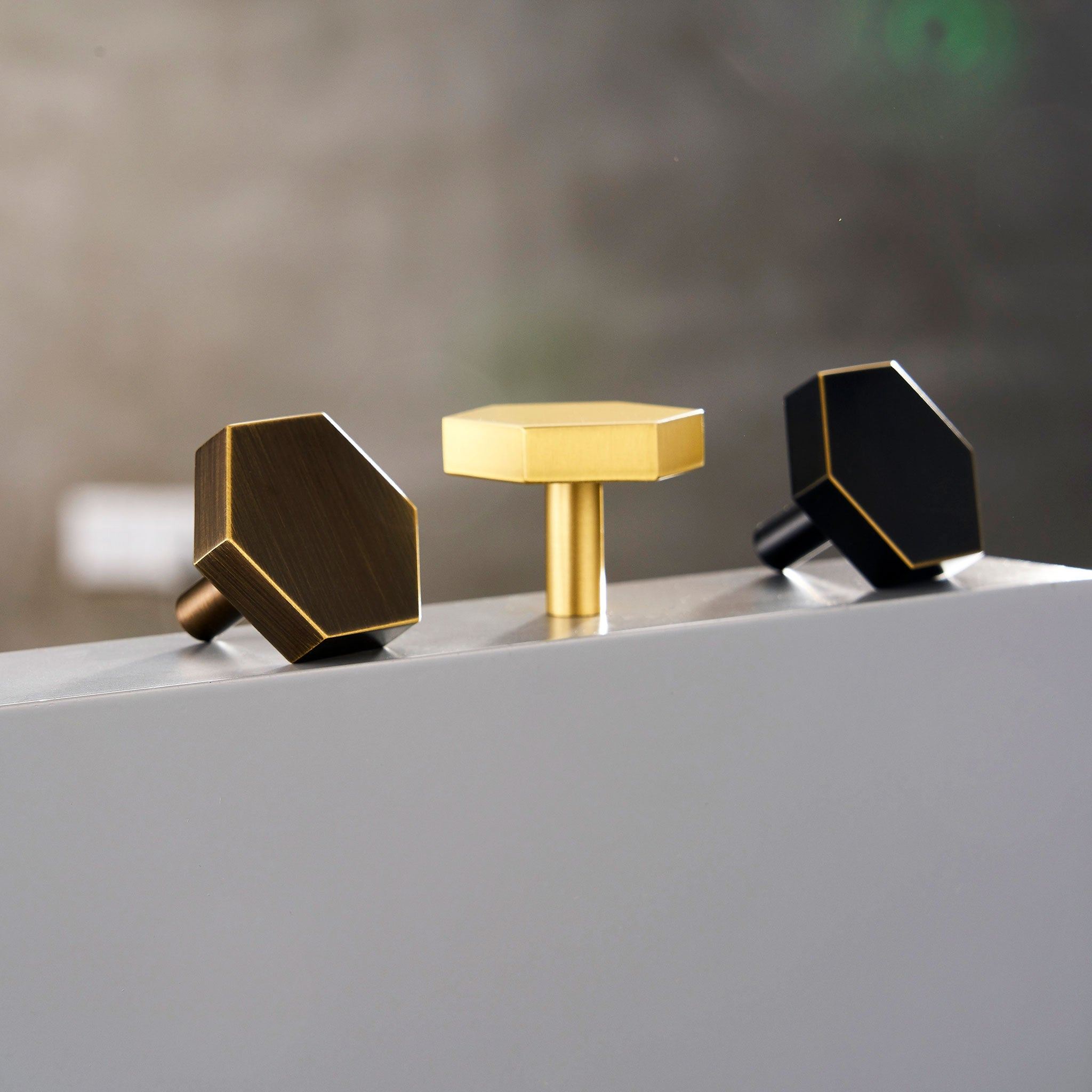 Knopp 1055 | Hexagon | Antik Mässing - Dooroom